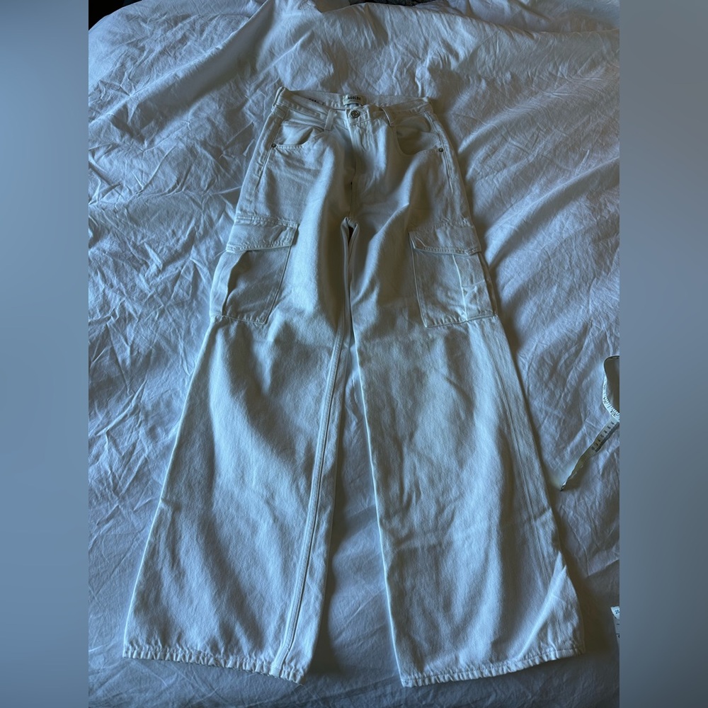 AGOLDE Minka Cargo Summer Jeans in White - Picture 6 of 9